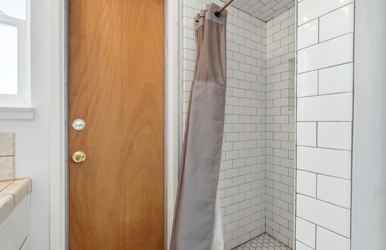 337 E Deodar Ln, Lemoore, CA 93245