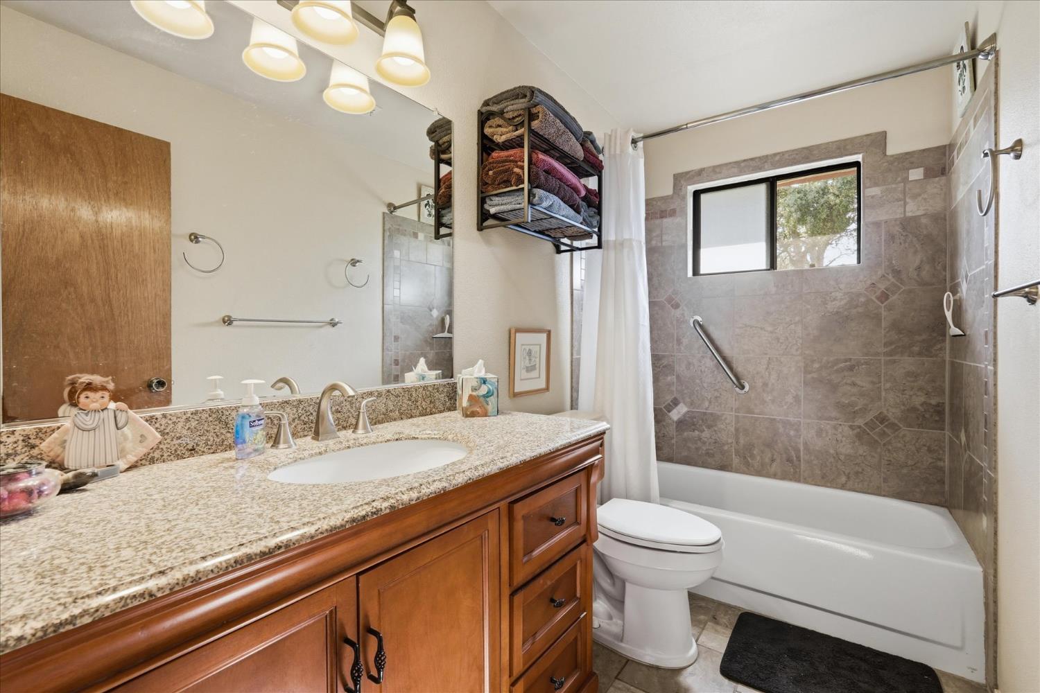 28911 GRAY SQUIRREL, Coarsegold, CA 93614