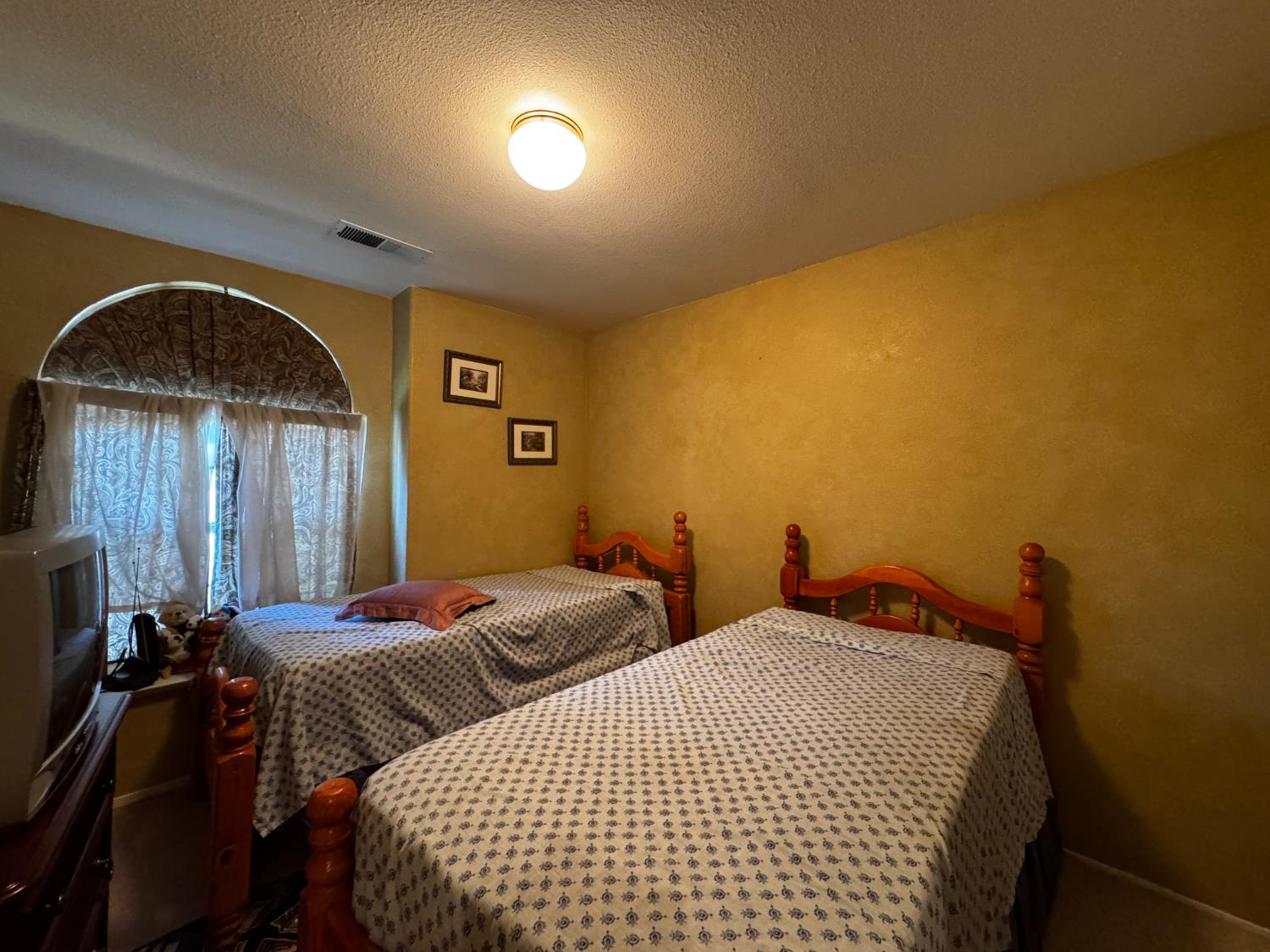 435 Blueridge Dr, Madera, CA 93637