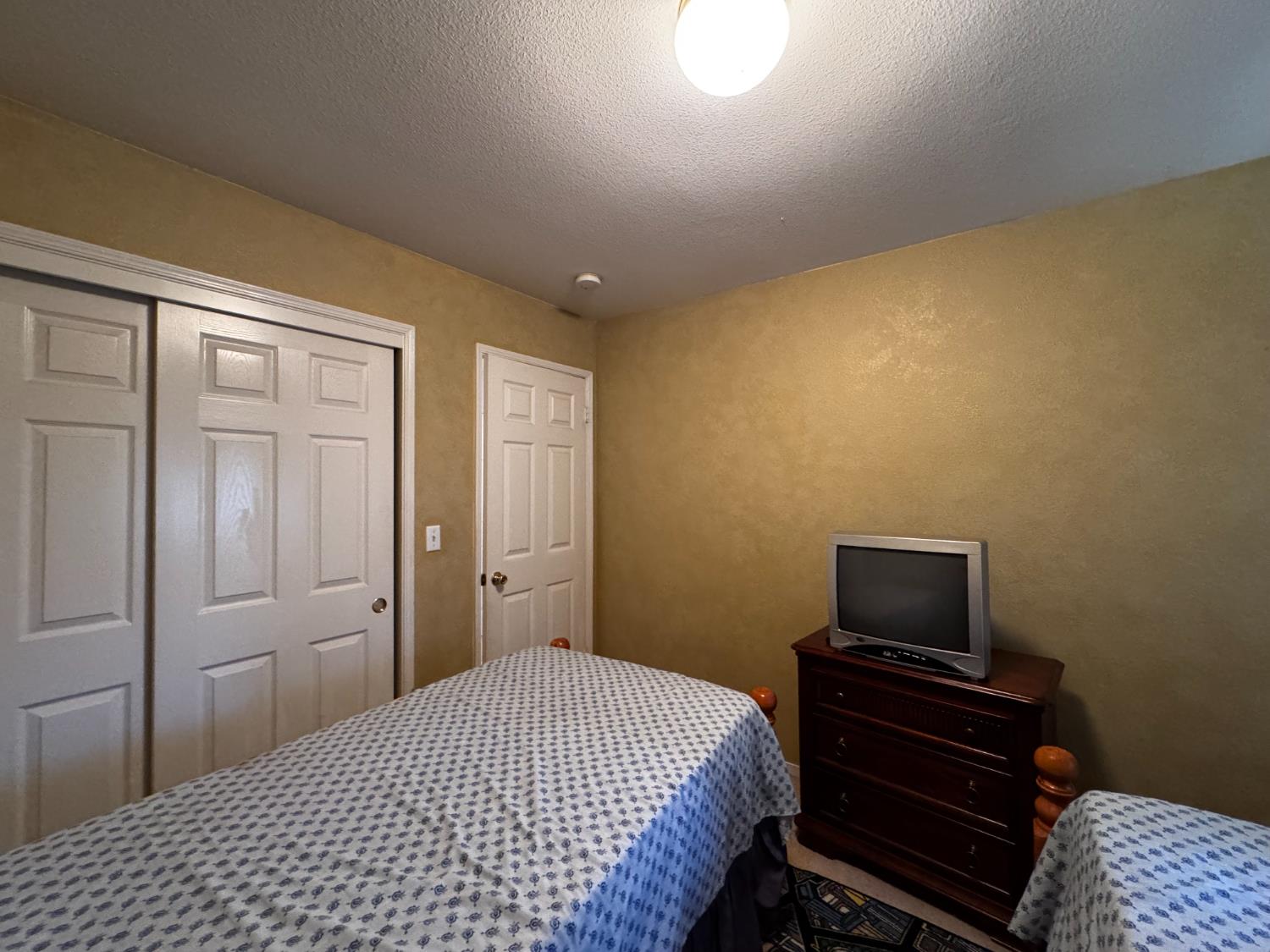 435 Blueridge Dr, Madera, CA 93637