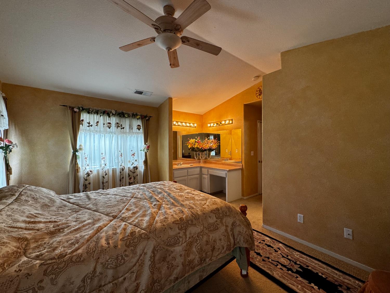 435 Blueridge Dr, Madera, CA 93637