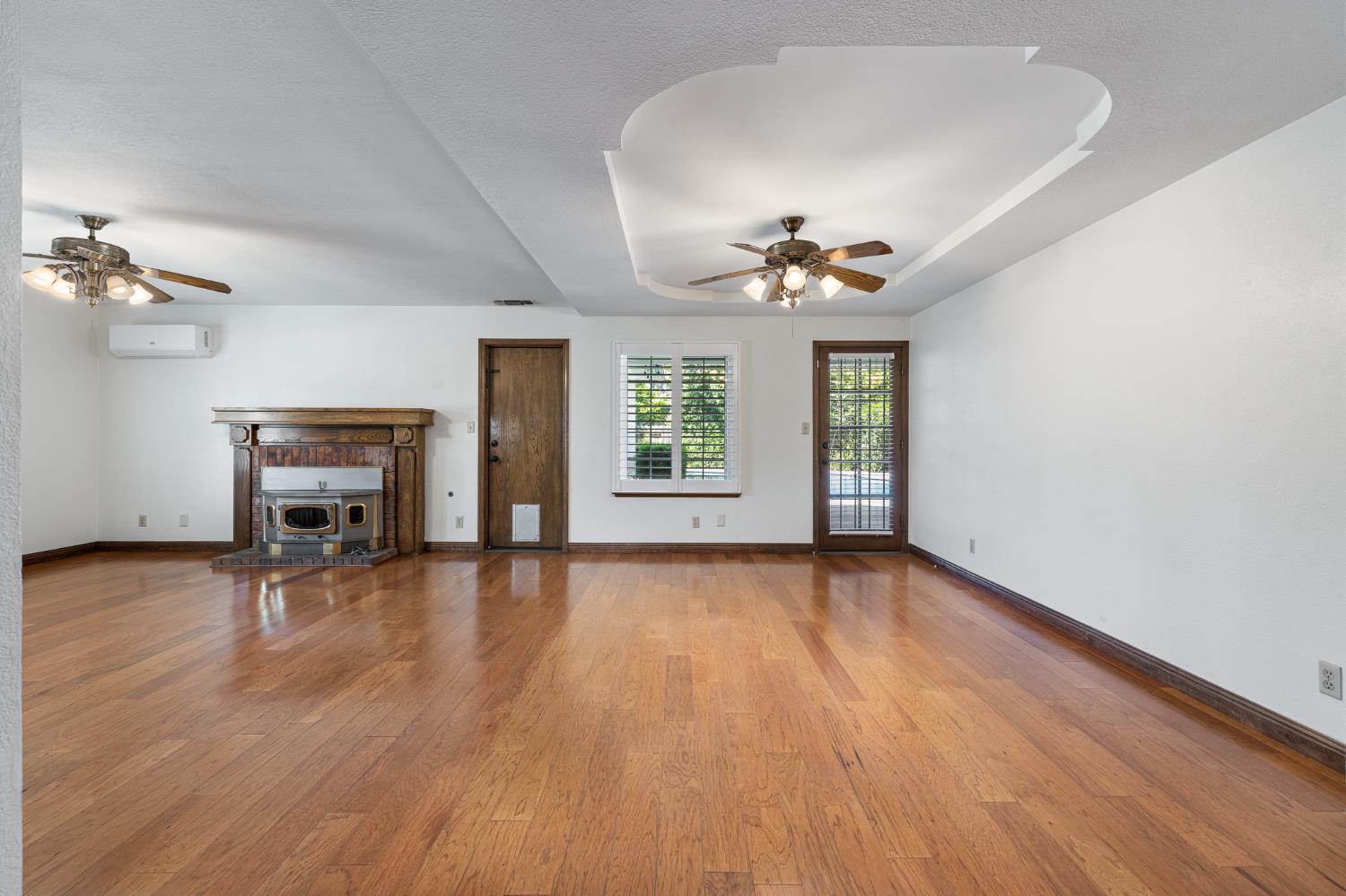 3074 Burgan Ave, Clovis, CA 93611