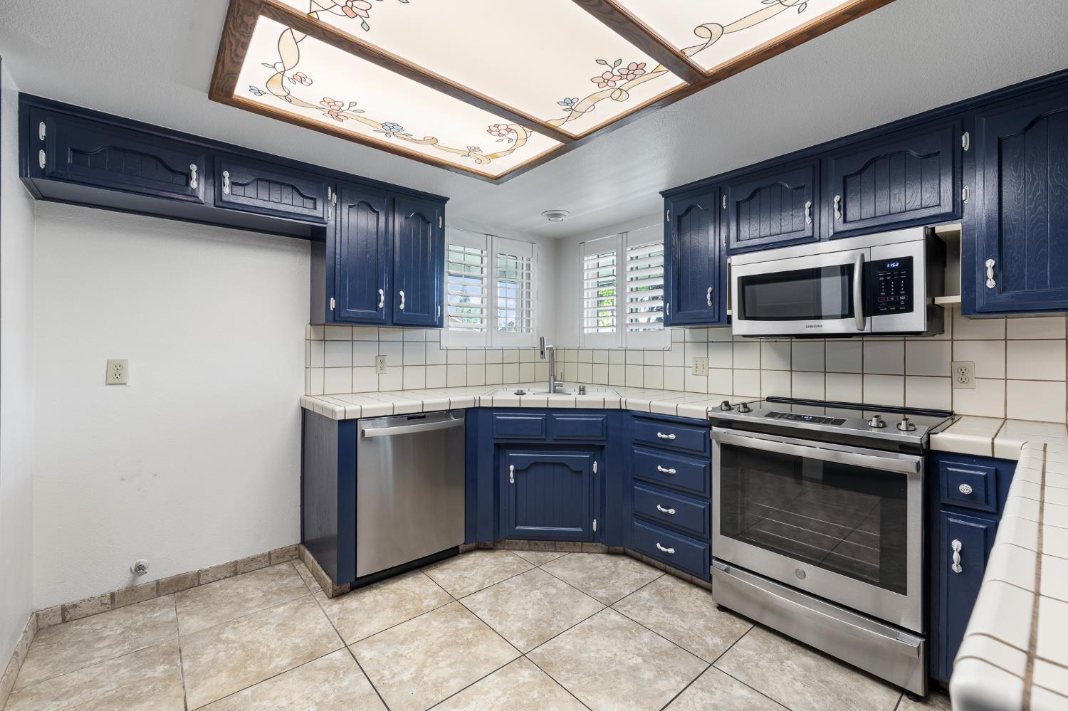 3074 Burgan Ave, Clovis, CA 93611