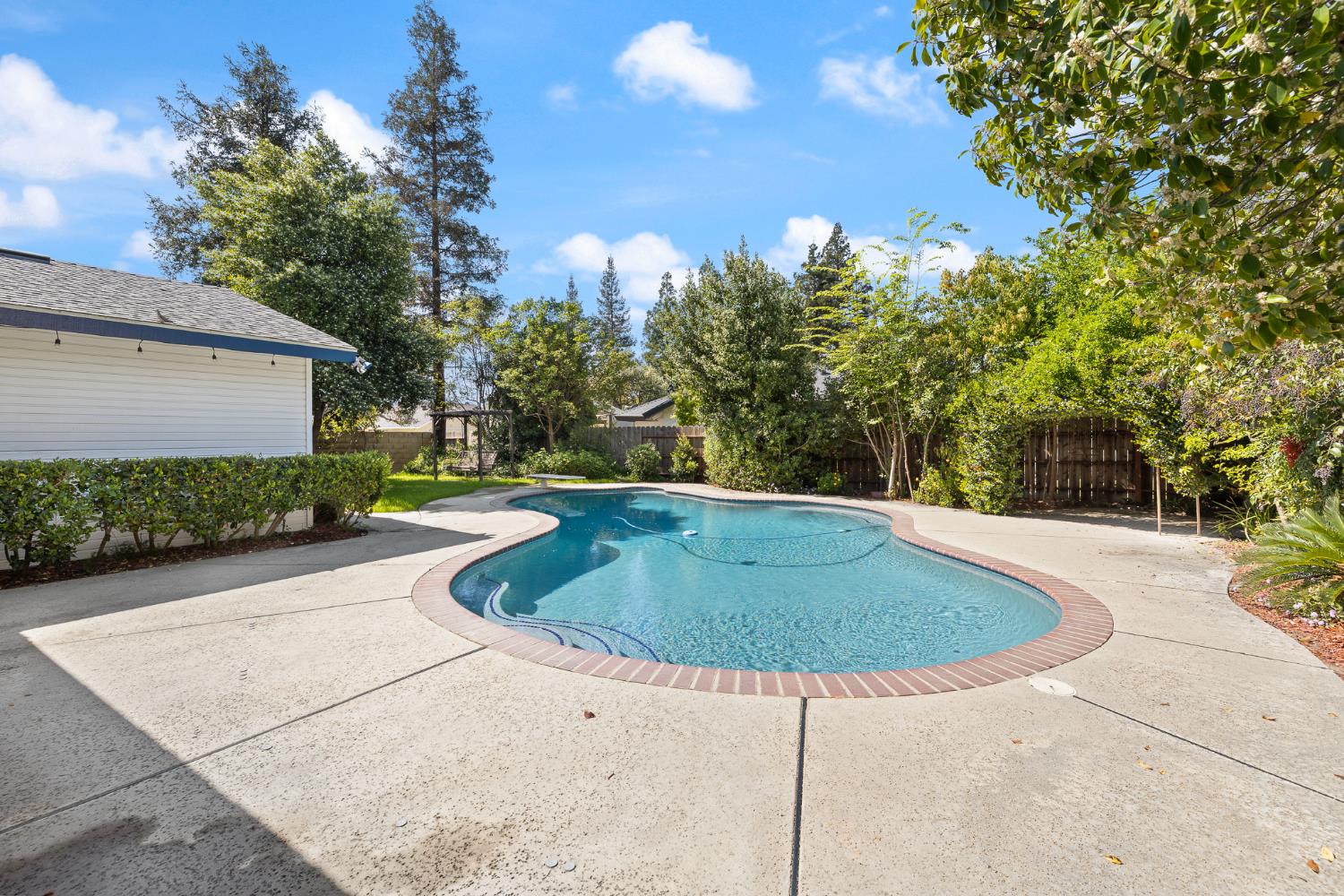 3074 Burgan Ave, Clovis, CA 93611