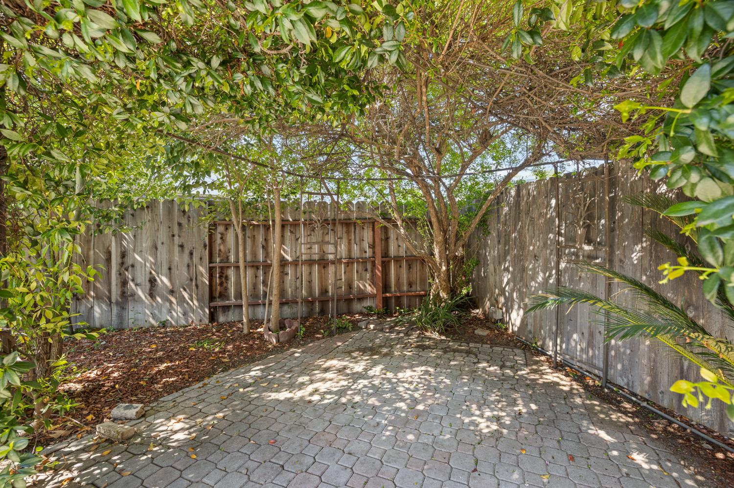 3074 Burgan Ave, Clovis, CA 93611