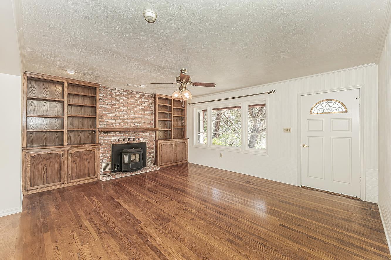 31638 Lodge Rd, Auberry, CA 93602