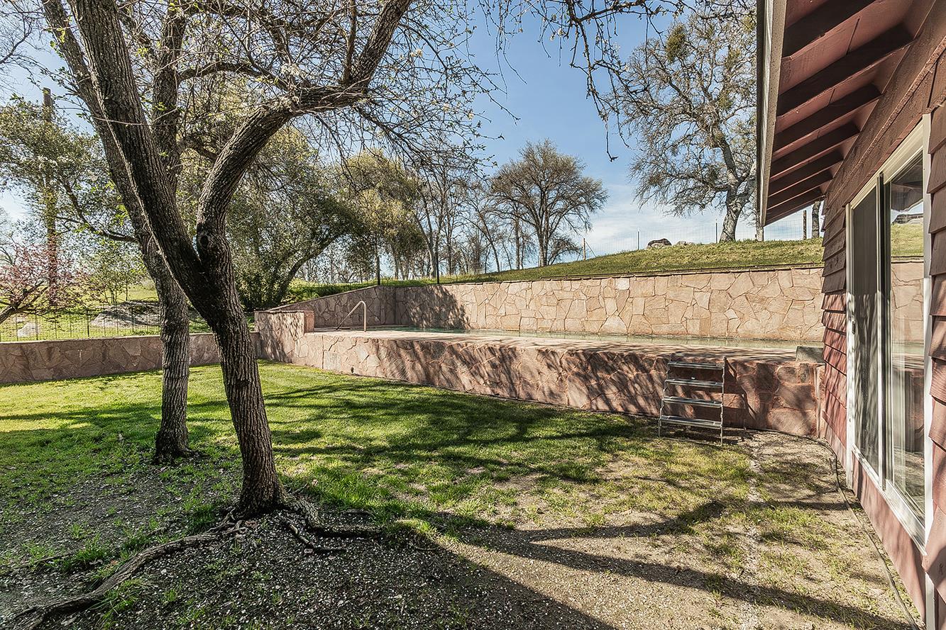 31638 Lodge Rd, Auberry, CA 93602