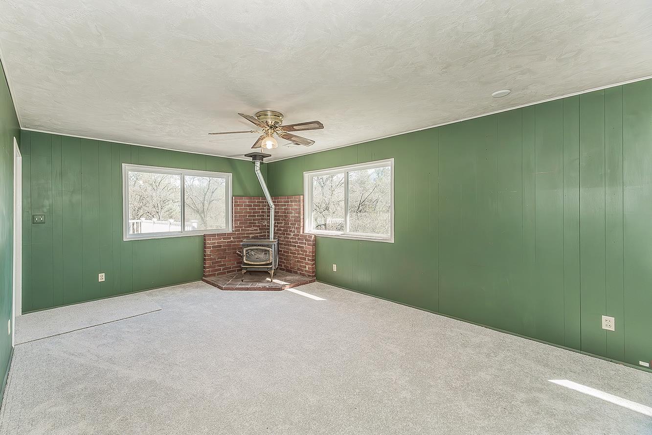 31638 Lodge Rd, Auberry, CA 93602