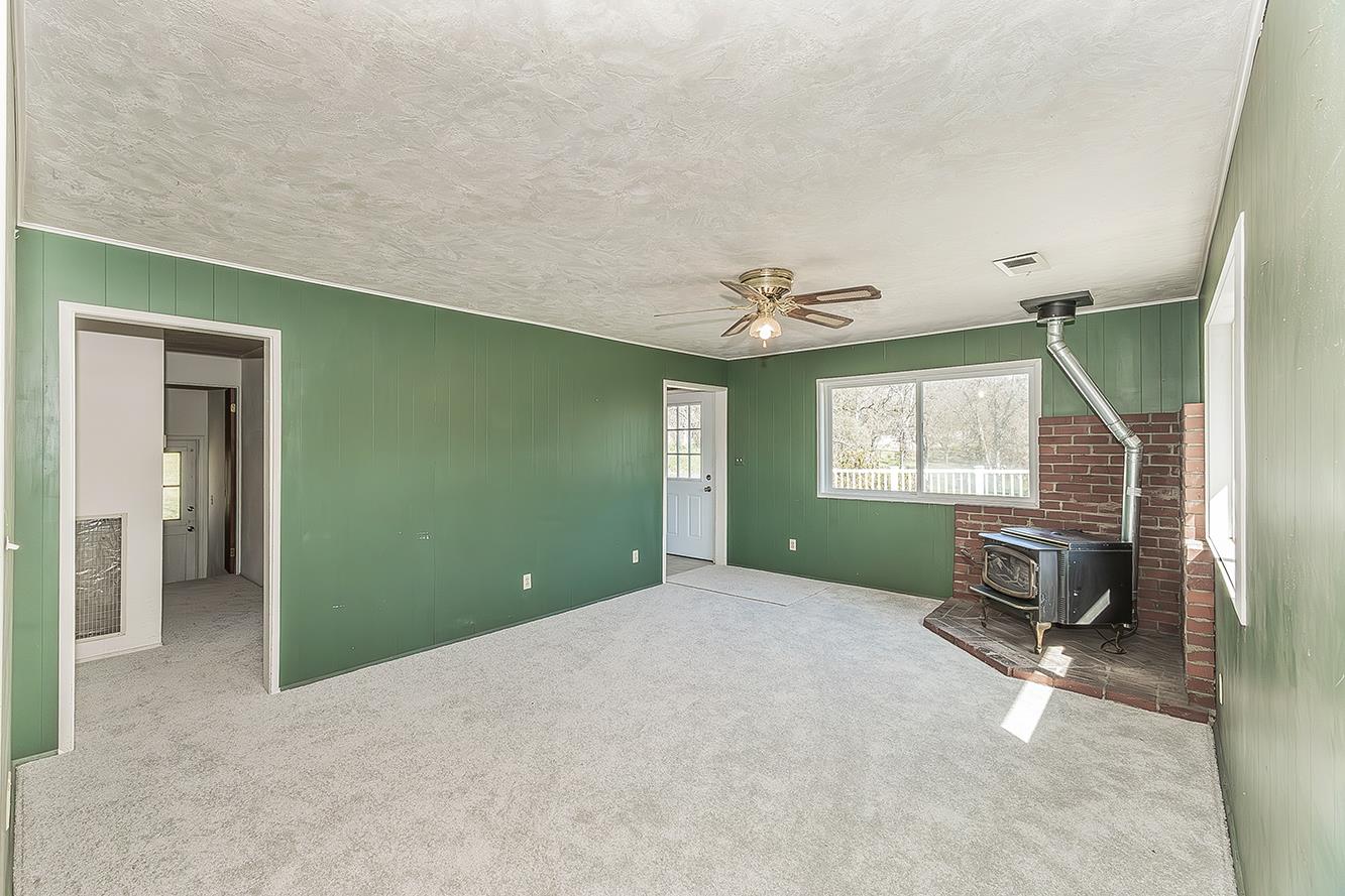 31638 Lodge Rd, Auberry, CA 93602