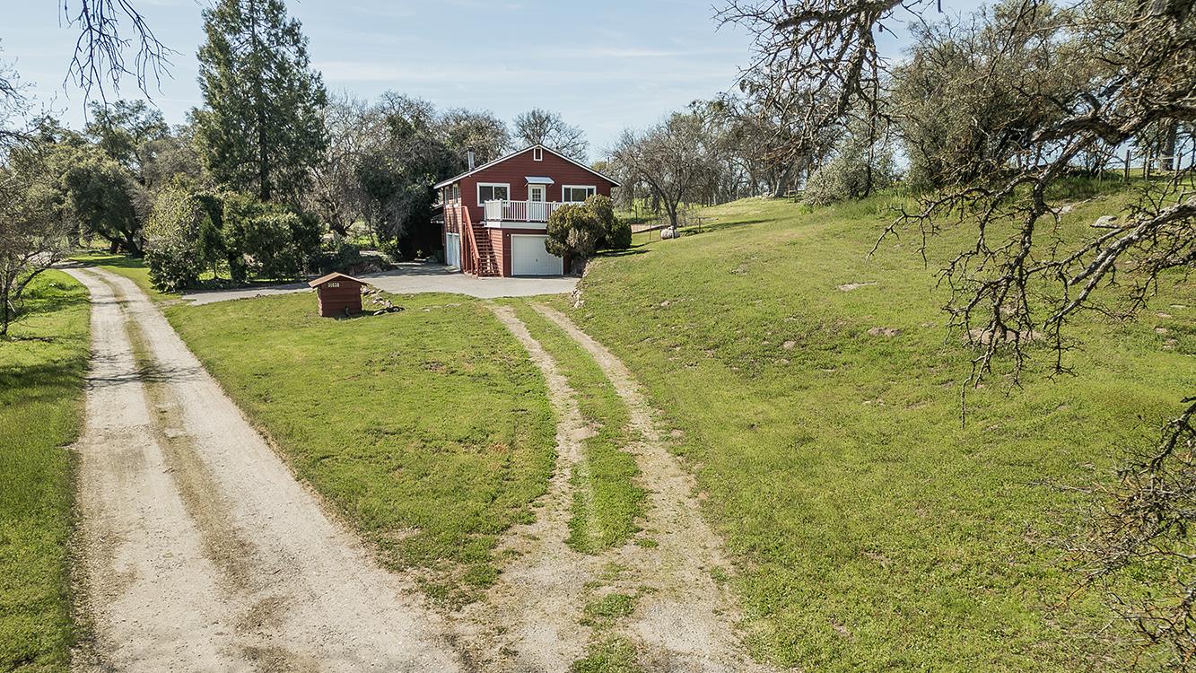 31638 Lodge Rd, Auberry, CA 93602