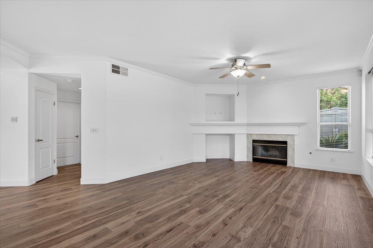 1942 E Desert Island Dr, Fresno, CA 93730