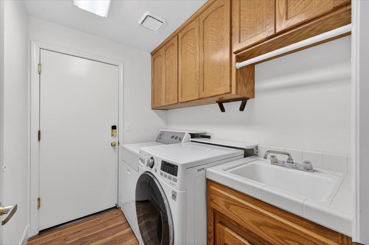 1942 E Desert Island Dr, Fresno, CA 93730