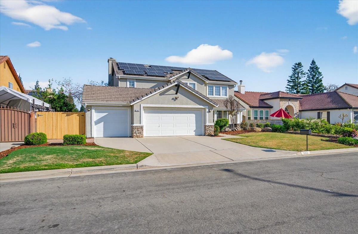 1942 E Desert Island Dr, Fresno, CA 93730