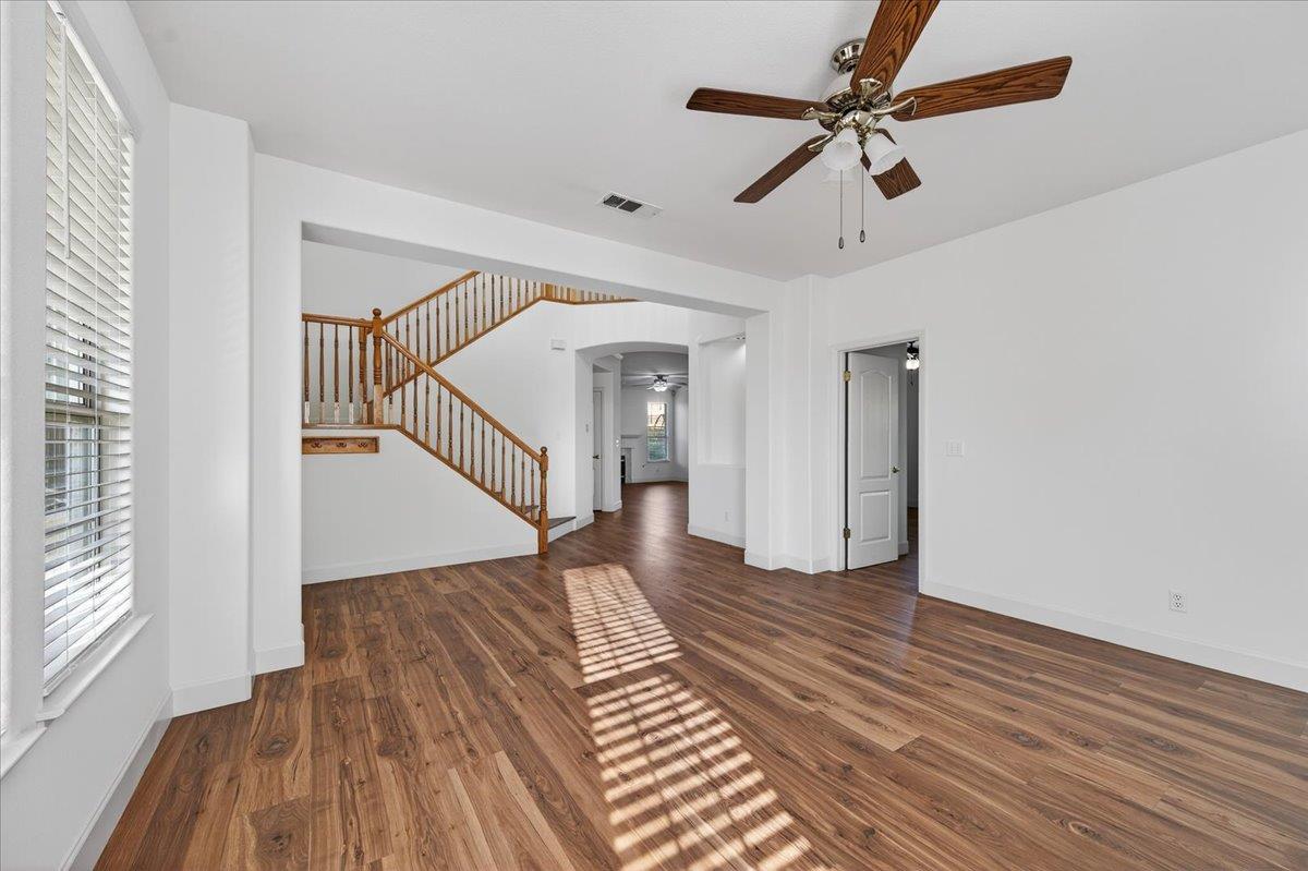 1942 E Desert Island Dr, Fresno, CA 93730