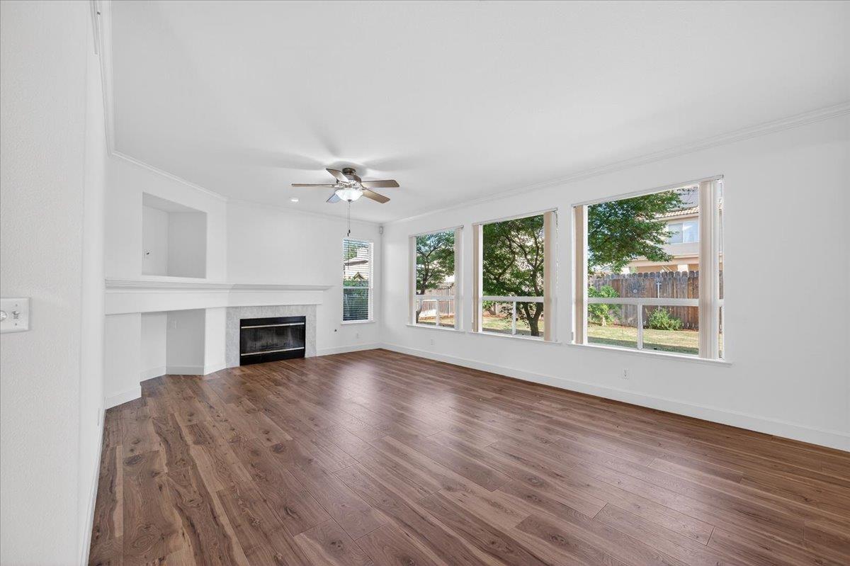 1942 E Desert Island Dr, Fresno, CA 93730