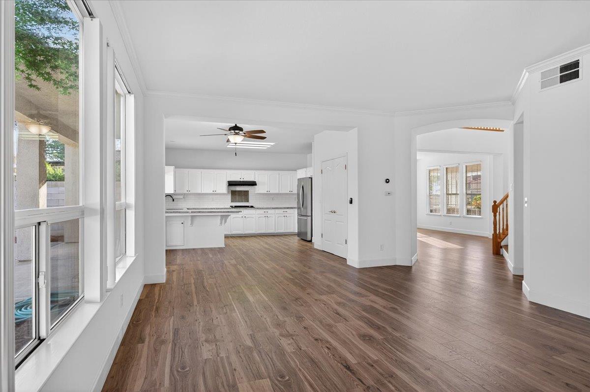 1942 E Desert Island Dr, Fresno, CA 93730