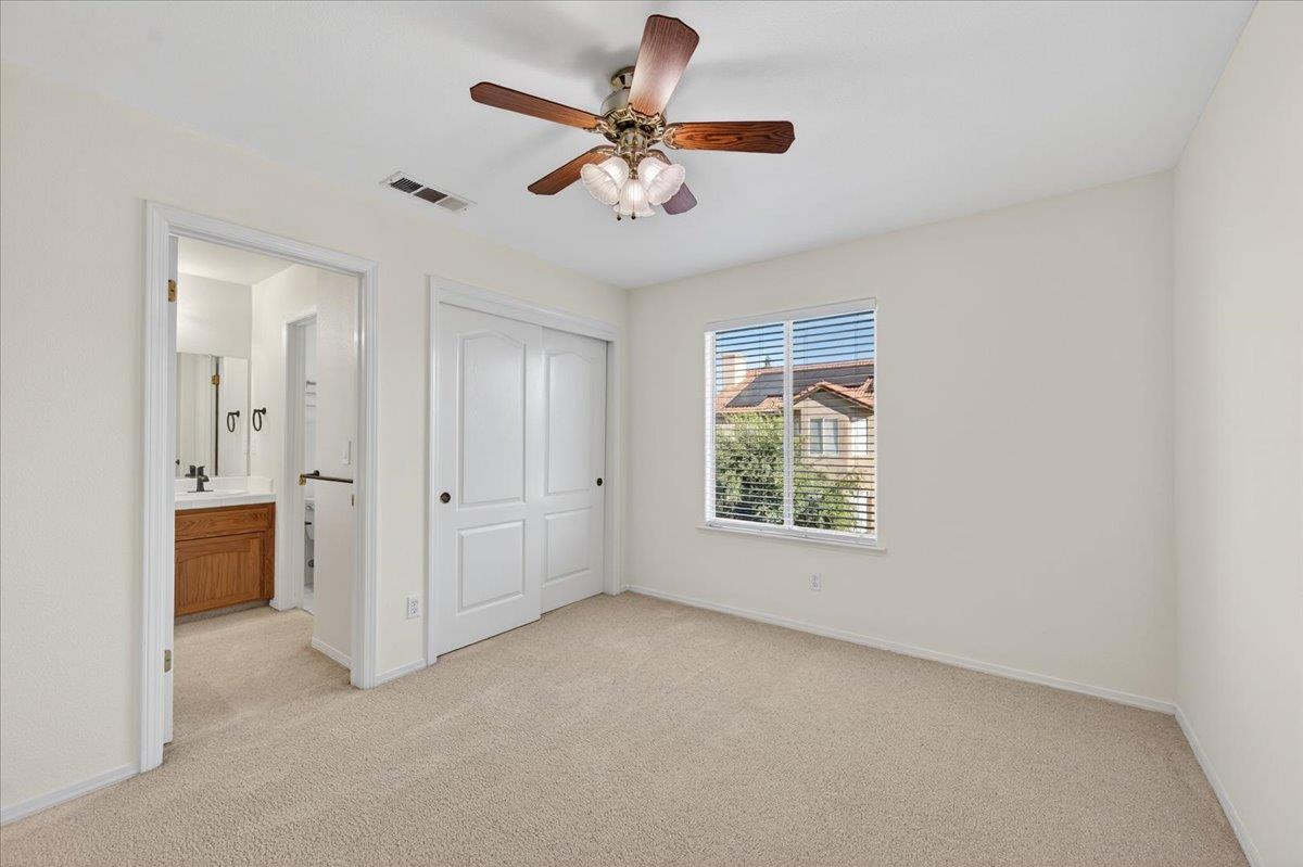 1942 E Desert Island Dr, Fresno, CA 93730