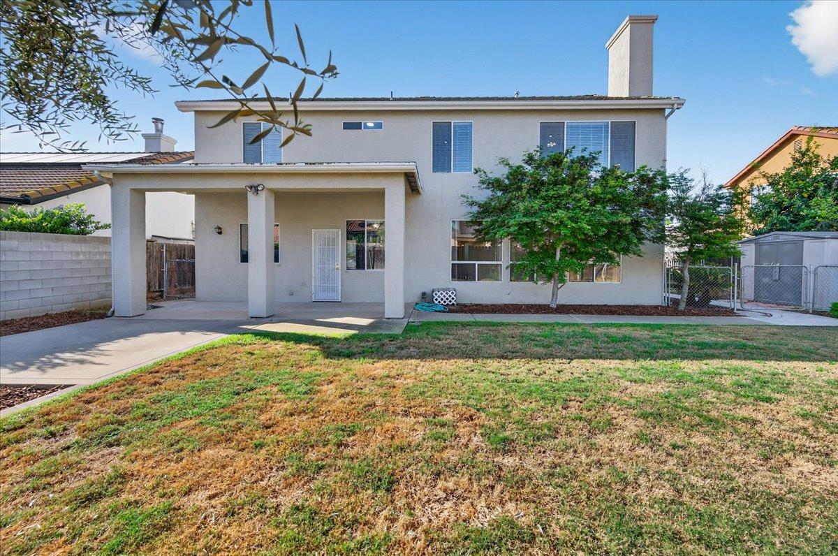 1942 E Desert Island Dr, Fresno, CA 93730