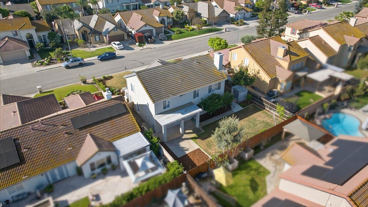 1942 E Desert Island Dr, Fresno, CA 93730