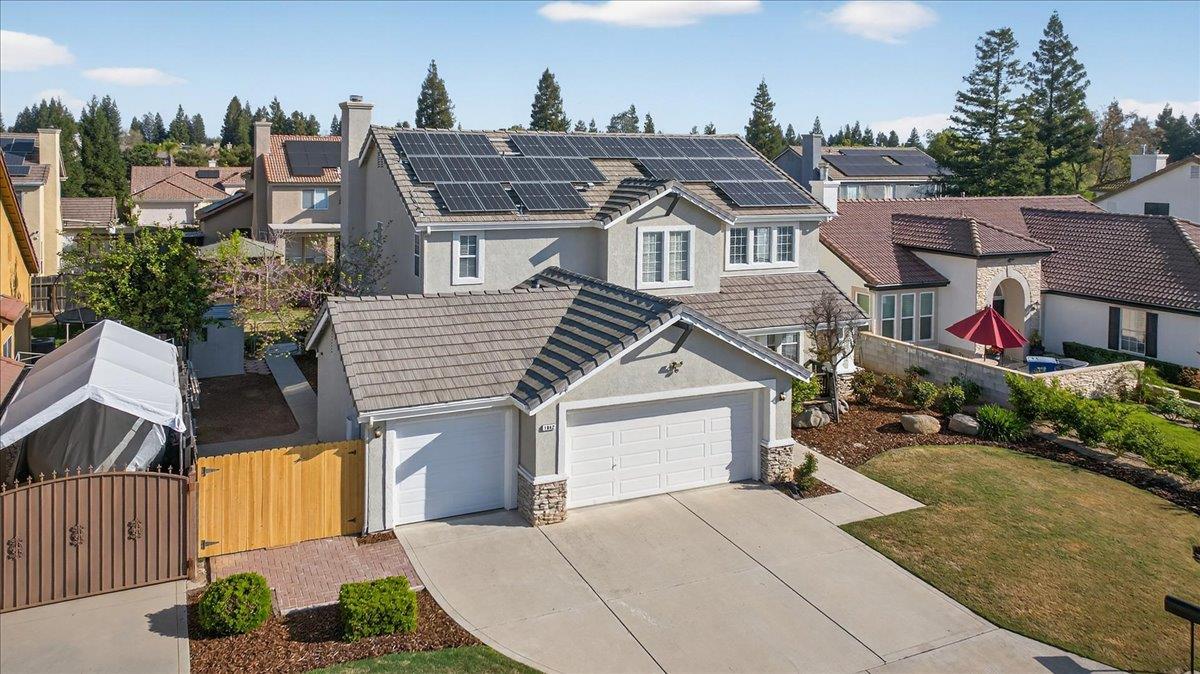 1942 E Desert Island Dr, Fresno, CA 93730