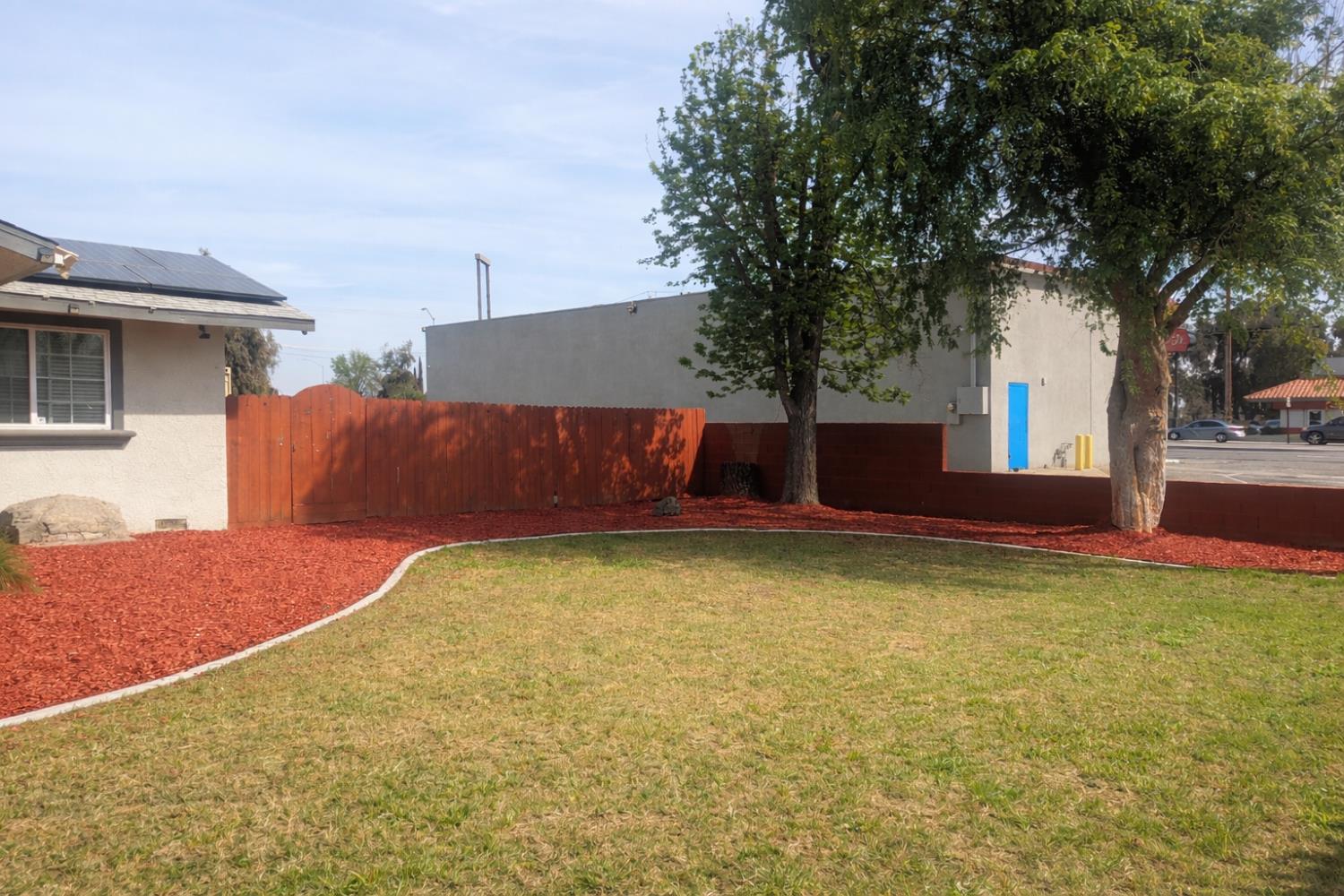 109 W Lewis St, Madera, CA 93637