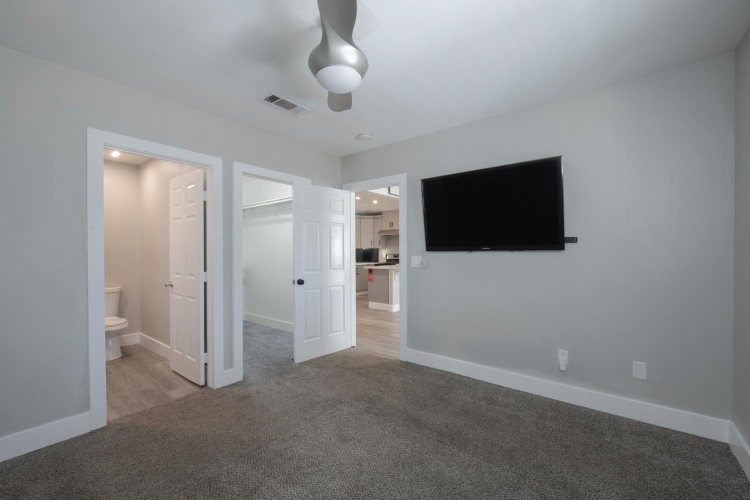 109 W Lewis St, Madera, CA 93637