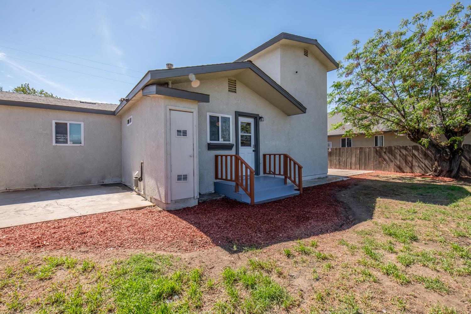 109 W Lewis St, Madera, CA 93637