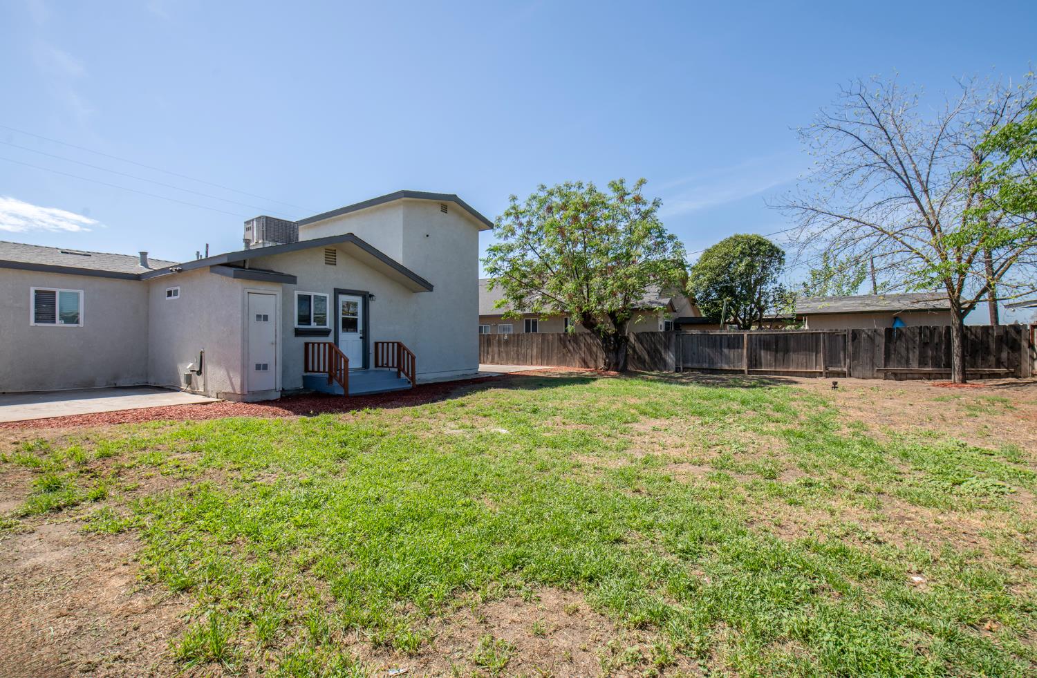 109 W Lewis St, Madera, CA 93637