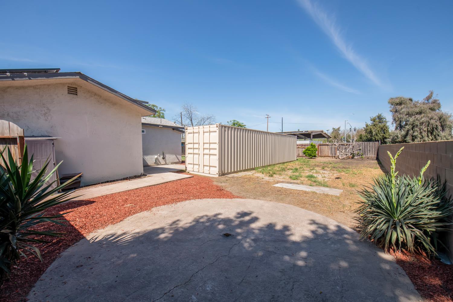 109 W Lewis St, Madera, CA 93637