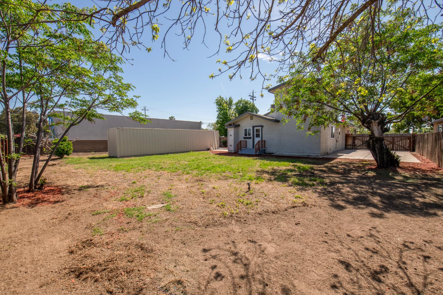 109 W Lewis St, Madera, CA 93637