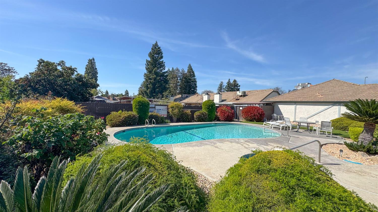 595 Quill Ln, Clovis, CA 93612