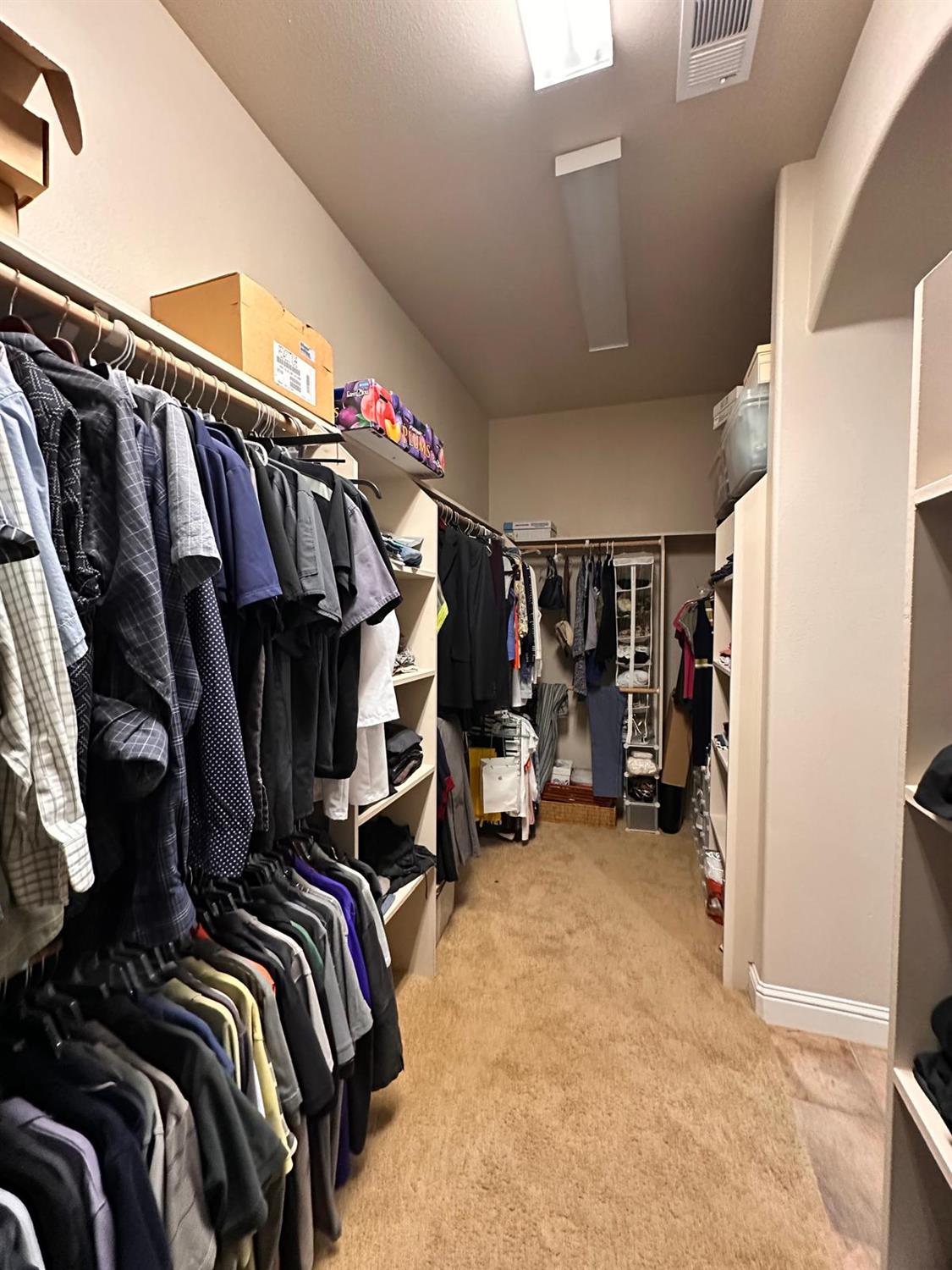 1530 E Golden Valley Way, Fresno, CA 93730