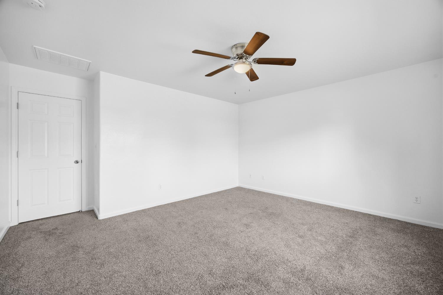 2650 W Sedona Ave, Visalia, CA 93291