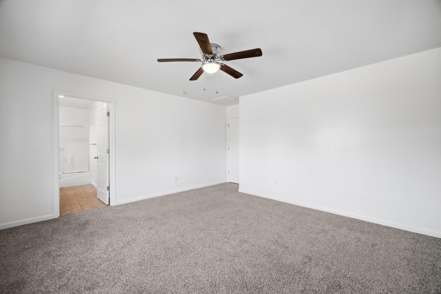 2650 W Sedona Ave, Visalia, CA 93291