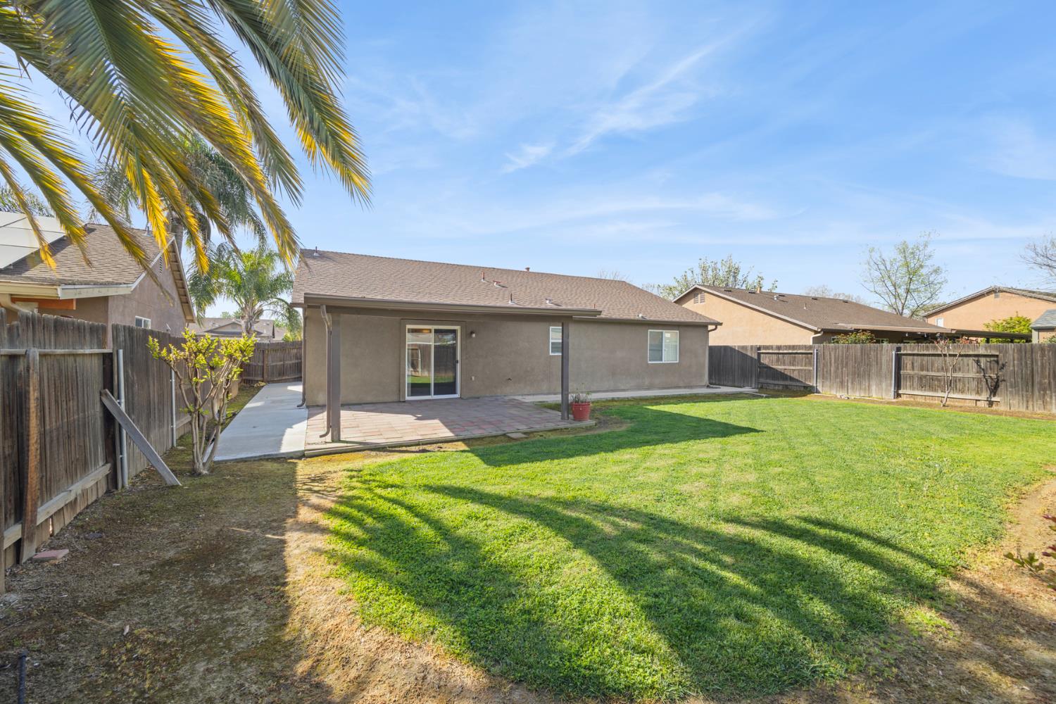 2650 W Sedona Ave, Visalia, CA 93291