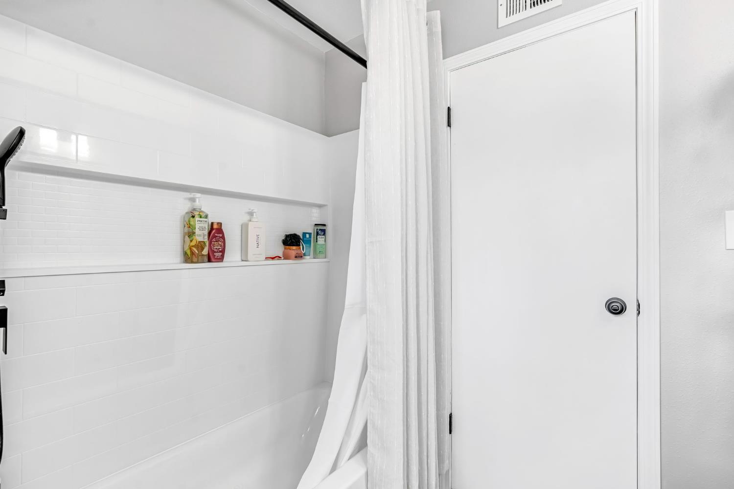 3267 W Rialto Ave, Fresno, CA 93722