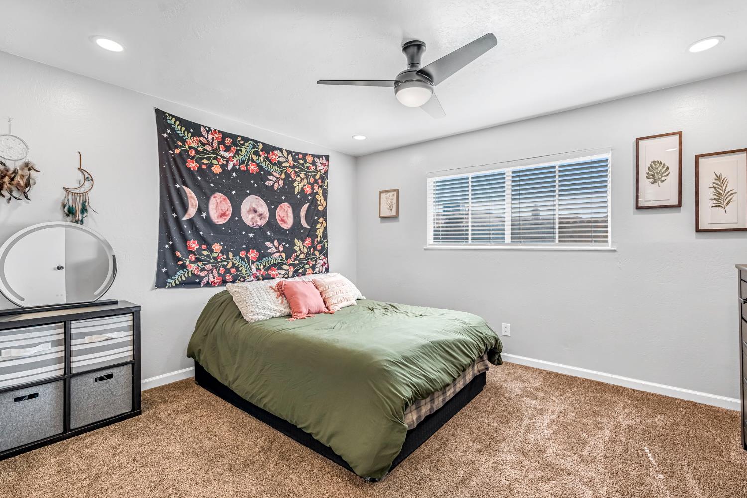 3267 W Rialto Ave, Fresno, CA 93722