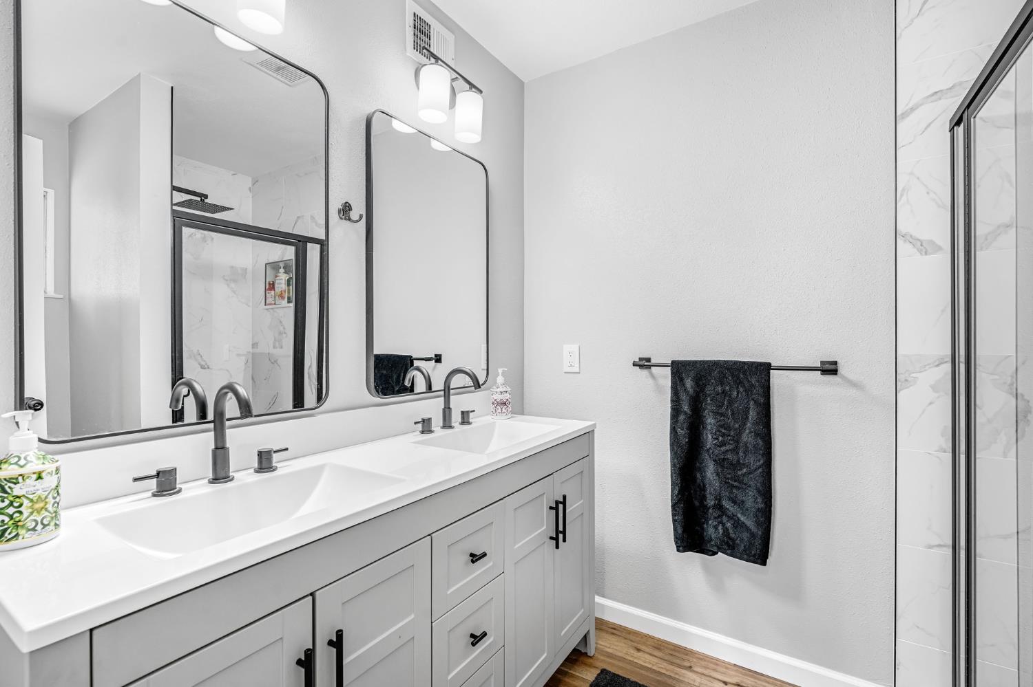 3267 W Rialto Ave, Fresno, CA 93722