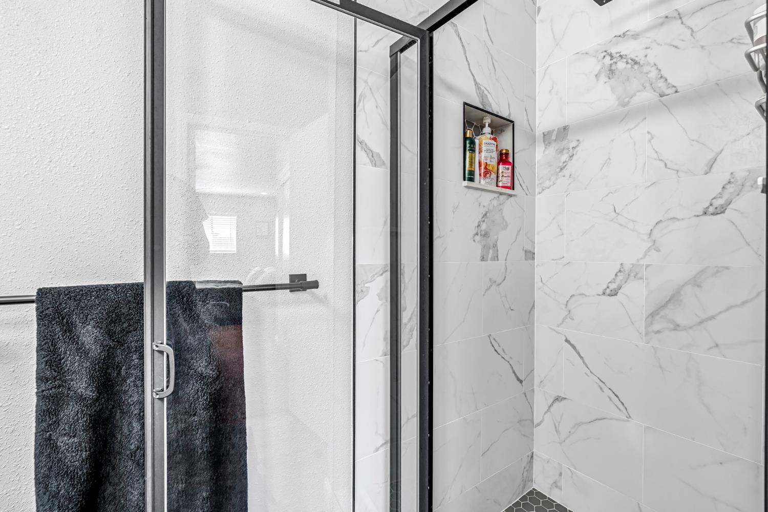 3267 W Rialto Ave, Fresno, CA 93722