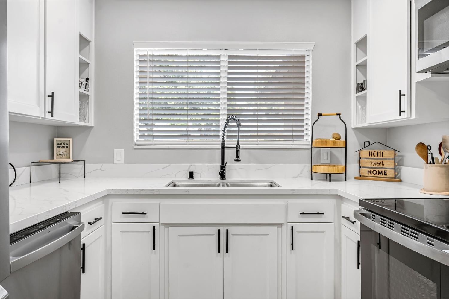 3267 W Rialto Ave, Fresno, CA 93722