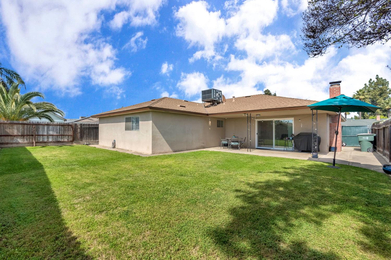 3267 W Rialto Ave, Fresno, CA 93722