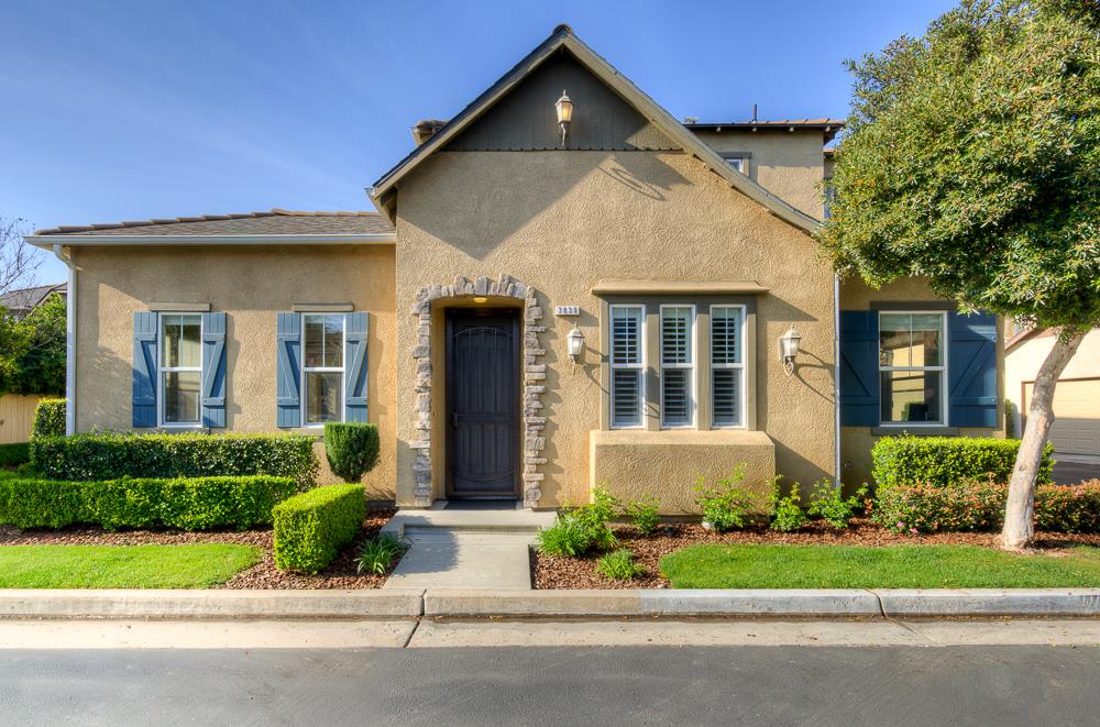 3838 Moody Ln, Clovis, CA 93619