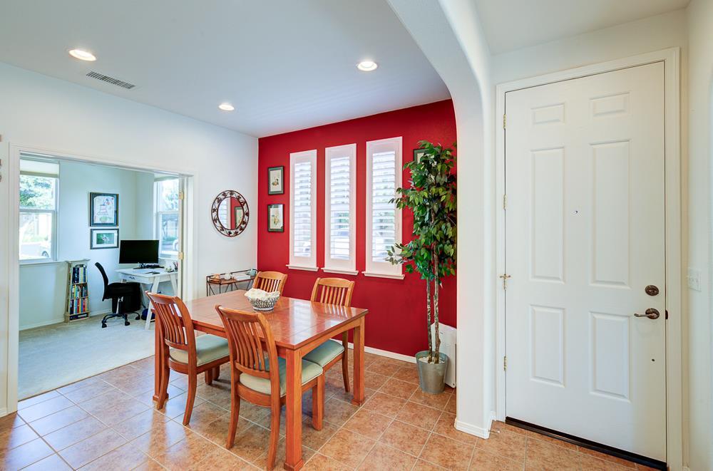 3838 Moody Ln, Clovis, CA 93619