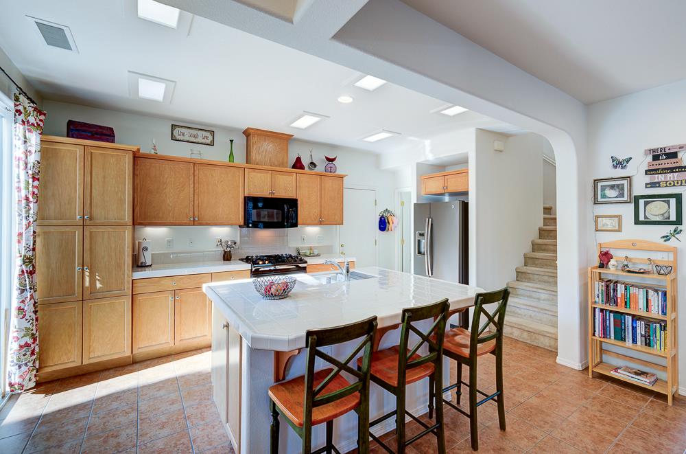 3838 Moody Ln, Clovis, CA 93619