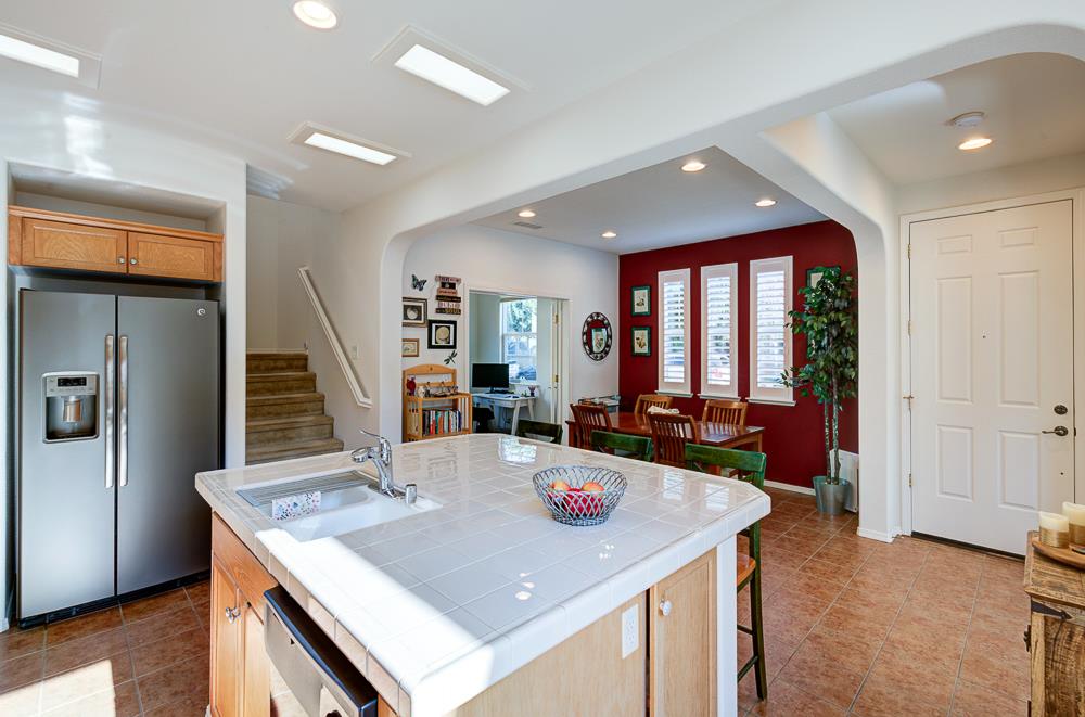 3838 Moody Ln, Clovis, CA 93619