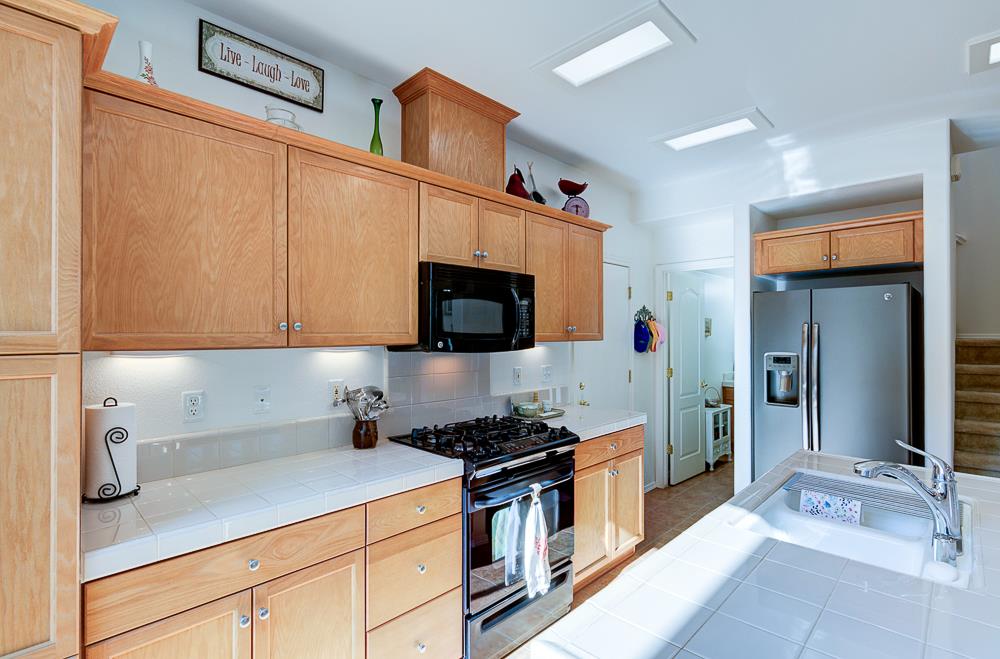 3838 Moody Ln, Clovis, CA 93619