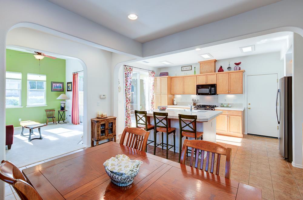 3838 Moody Ln, Clovis, CA 93619