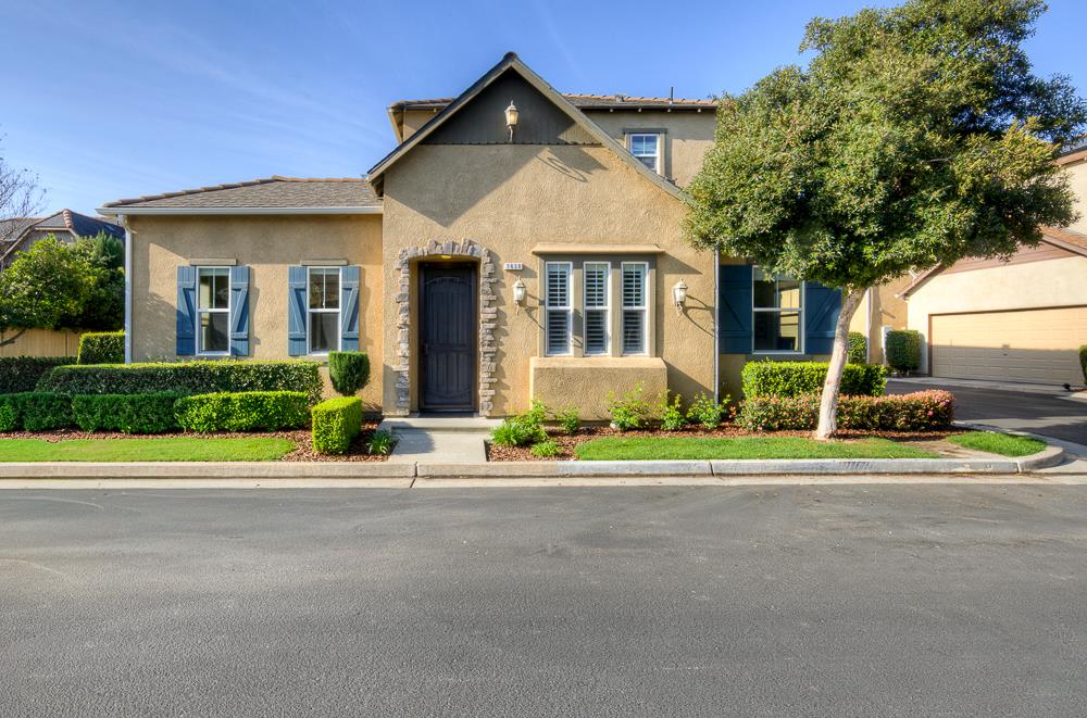 3838 Moody Ln, Clovis, CA 93619