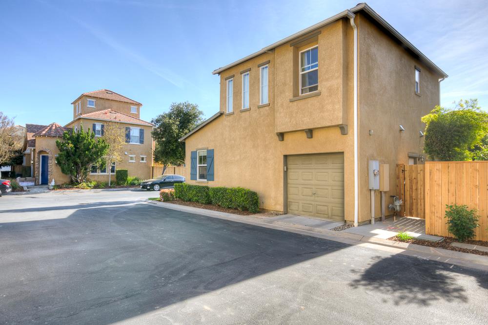 3838 Moody Ln, Clovis, CA 93619