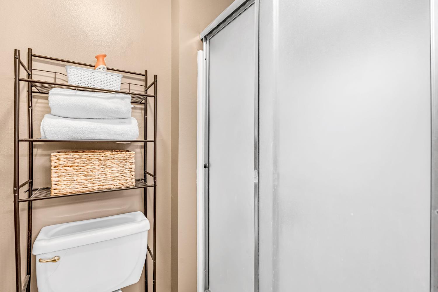 3770 W Barstow Ave #157, Fresno, CA 93711